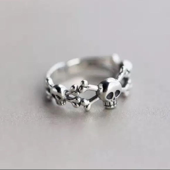 New Sterling Silver 925 Skull & Bones Ring - Picture 4 of 7